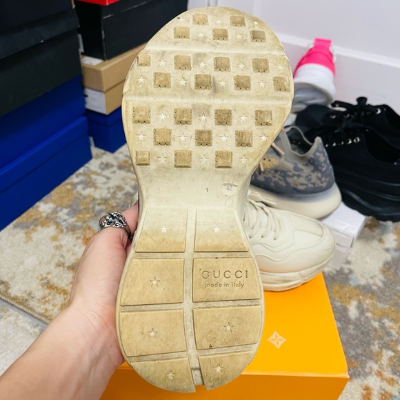 EUC Men’s Size 8.5 (Euro Size 42) Gucci Rhyton Low-top Sneakers With Mouth Print - Picture 15 of 16